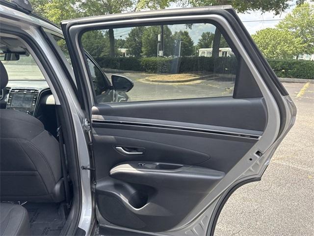 Photo of 2022 Shimmering Silver Hyundai TUCSON Hybrid
