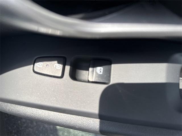 Photo of 2022 Shimmering Silver Hyundai TUCSON Hybrid