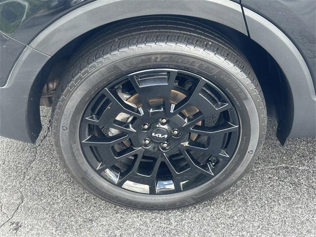 Photo of 2022 Ebony Black Kia Telluride