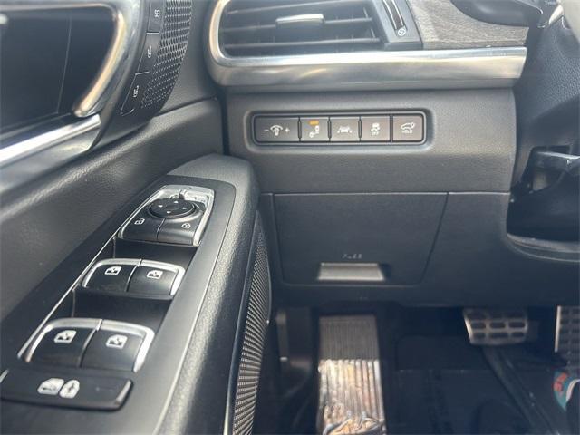 Photo of 2022 Ebony Black Kia Telluride