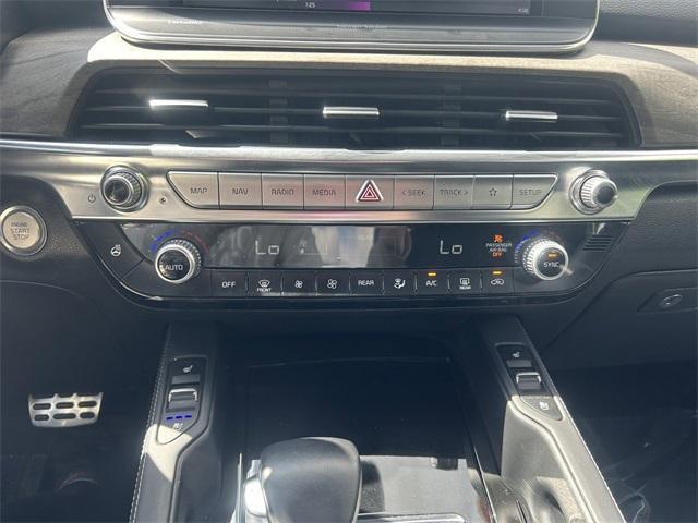 Photo of 2022 Ebony Black Kia Telluride