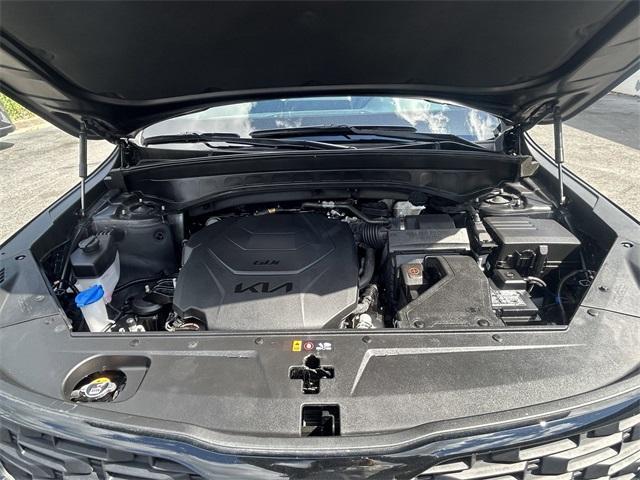 Photo of 2022 Ebony Black Kia Telluride