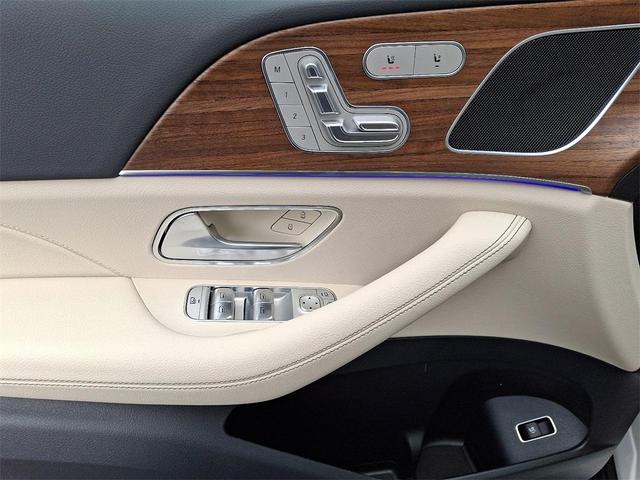 Photo of 2025 Polar White Mercedes-Benz GLE 450