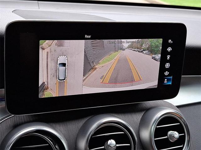Photo of 2022 Polar White Mercedes-Benz GLC 300