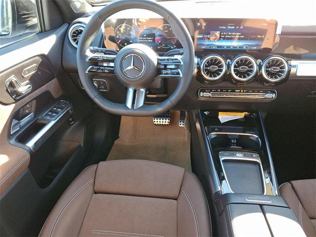 Photo of 2025 Polar White Mercedes-Benz GLB 250
