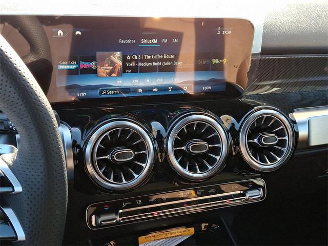 Photo of 2025 Polar White Mercedes-Benz GLB 250