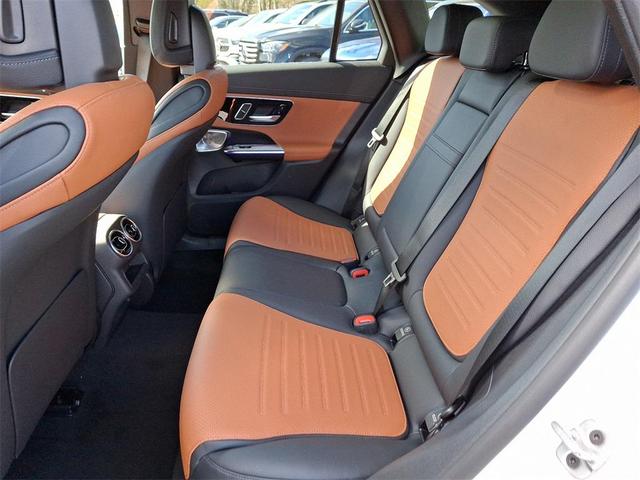 Photo of 2025 MANUFAKTUR Moonlight White Metallic Mercedes-Benz GLC 300