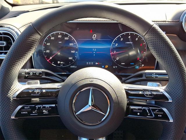 Photo of 2025 MANUFAKTUR Moonlight White Metallic Mercedes-Benz GLC 300
