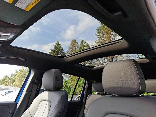 Photo of 2024 Starling Blue Metallic Mercedes-Benz GLB 250