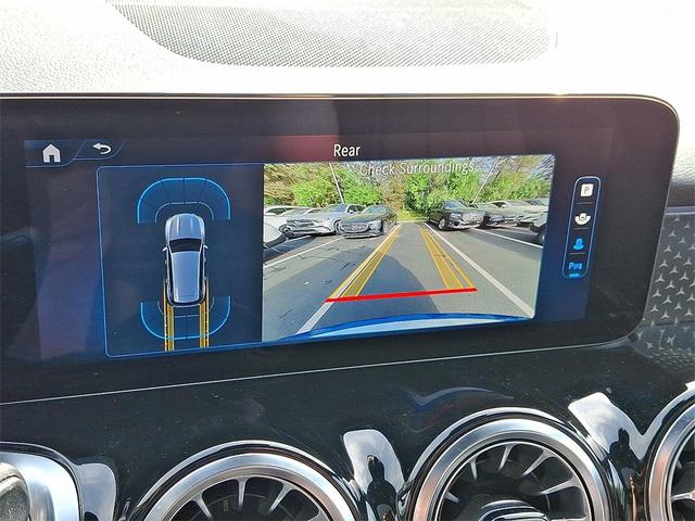 Photo of 2024 Starling Blue Metallic Mercedes-Benz GLB 250