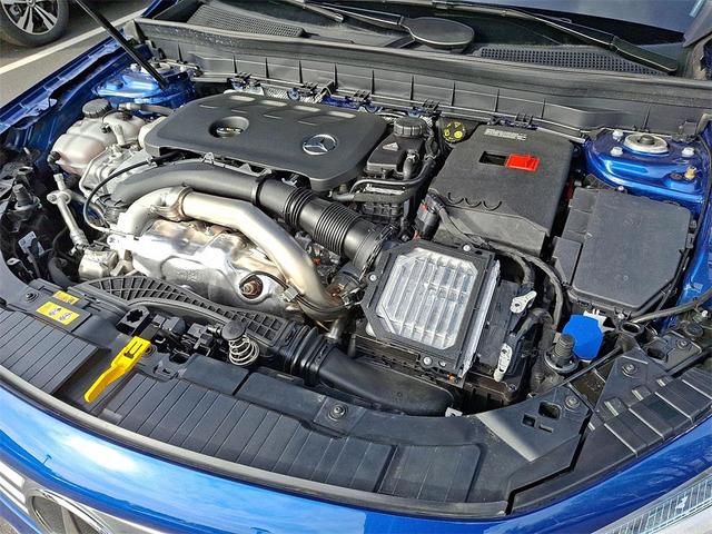 Photo of 2024 Starling Blue Metallic Mercedes-Benz GLB 250