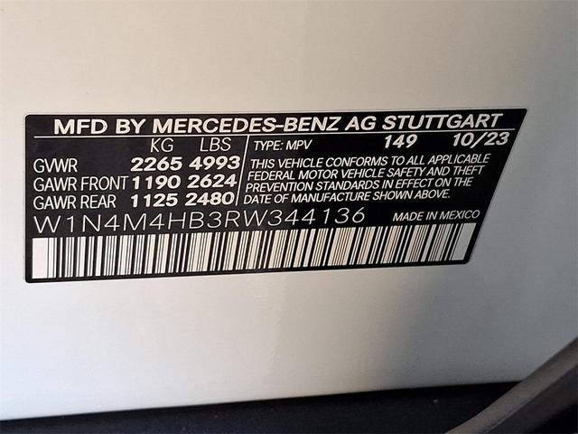 Photo of 2024 Polar White Mercedes-Benz GLB 250