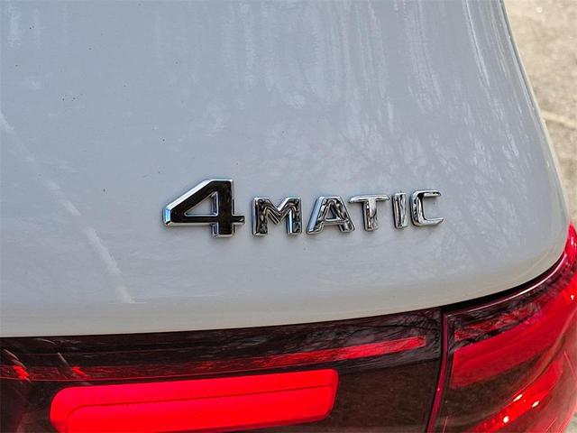 Photo of 2024 Polar White Mercedes-Benz GLB 250