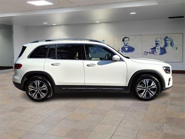 Photo of 2024 Polar White Mercedes-Benz GLB 250