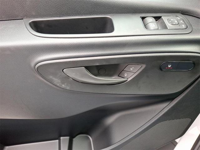 Photo of 2025 Arctic White Mercedes-Benz Sprinter 2500