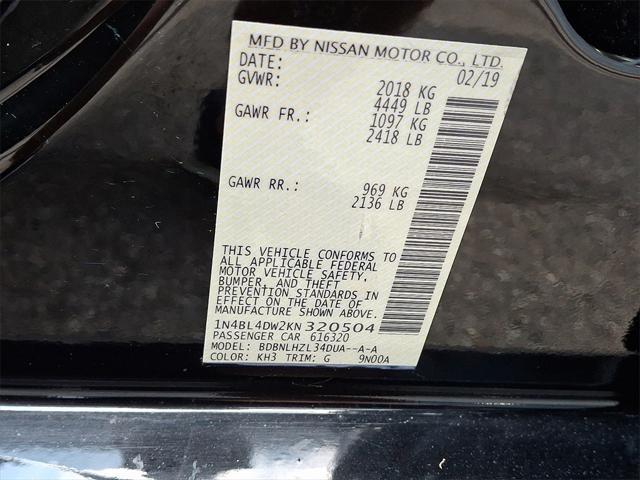 Photo of 2019 Super Black Clearcoat Nissan Altima