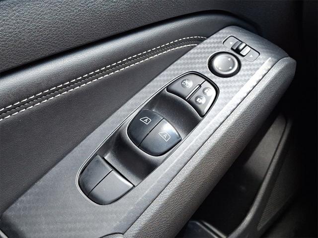 Photo of 2019 Super Black Clearcoat Nissan Altima