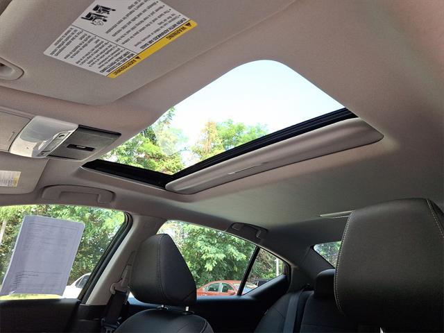 Photo of 2019 Super Black Clearcoat Nissan Altima