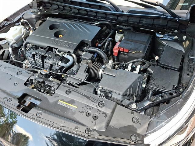 Photo of 2019 Super Black Clearcoat Nissan Altima