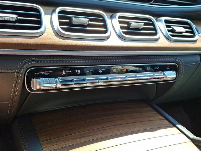 Photo of 2025 Obsidian Black Metallic Mercedes-Benz AMG GLE 63