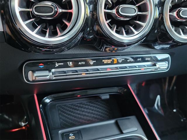 Photo of 2024 Night Black Mercedes-Benz GLB 250