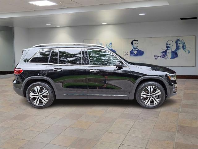 Photo of 2025 Night Black Mercedes-Benz GLB 250