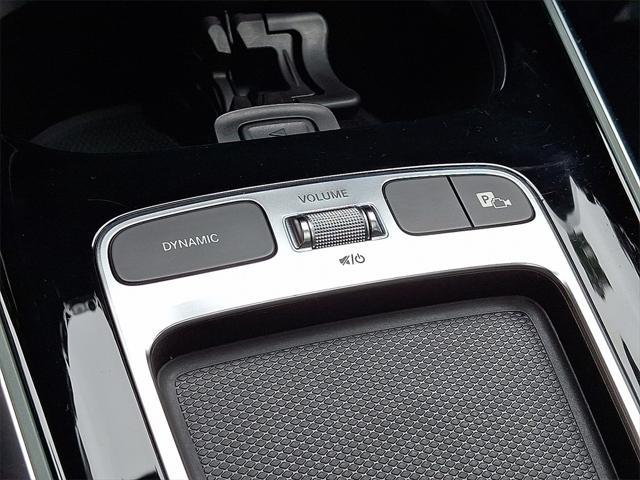 Photo of 2025 Night Black Mercedes-Benz GLB 250