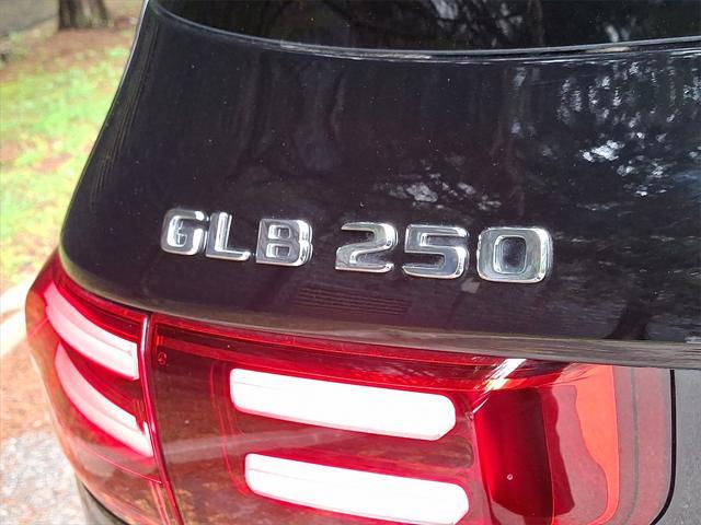 Photo of 2025 Night Black Mercedes-Benz GLB 250
