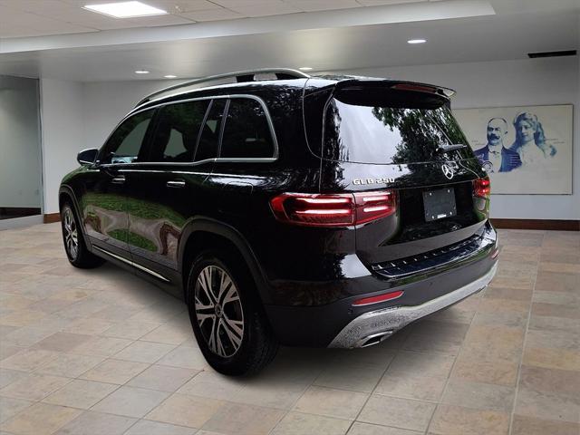 Photo of 2025 Night Black Mercedes-Benz GLB 250