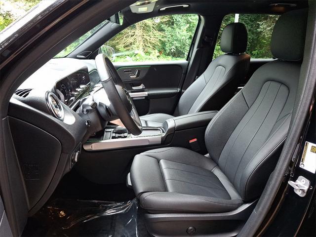 Photo of 2025 Night Black Mercedes-Benz GLB 250