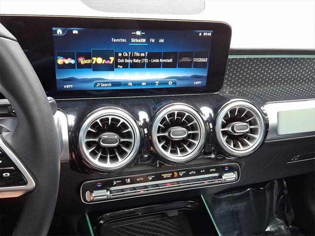 Photo of 2025 Night Black Mercedes-Benz GLB 250