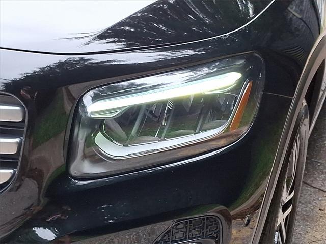 Photo of 2025 Night Black Mercedes-Benz GLB 250