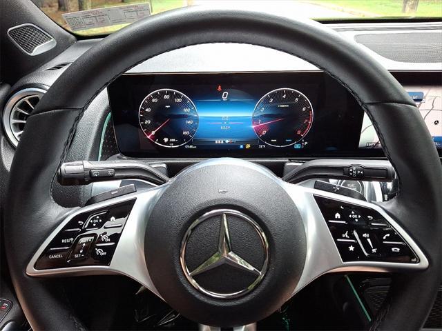 Photo of 2025 Night Black Mercedes-Benz GLB 250