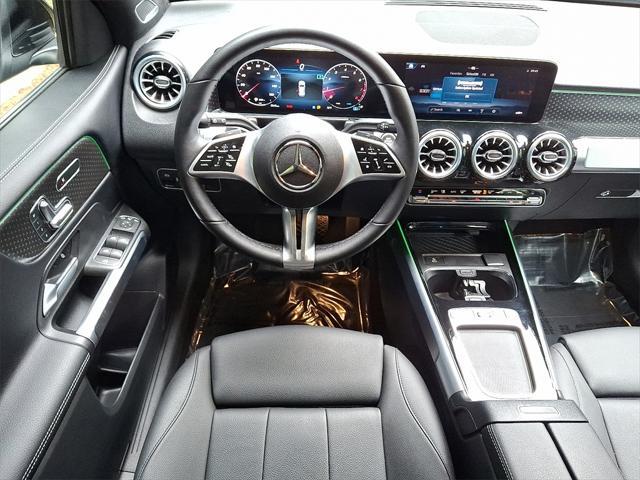 Photo of 2025 Night Black Mercedes-Benz GLB 250