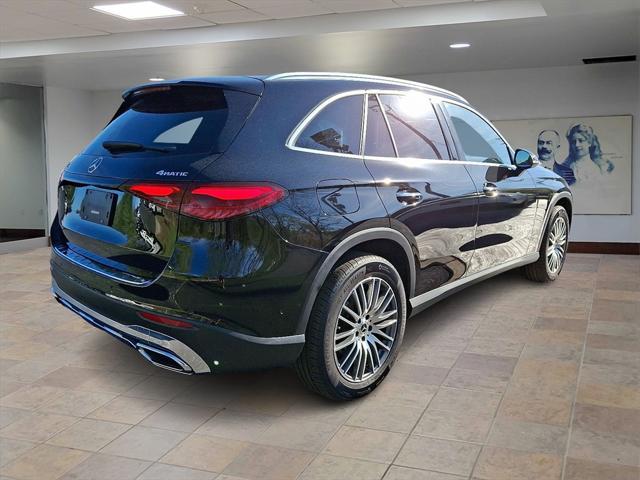 Photo of 2025 Black Mercedes-Benz GLC 300