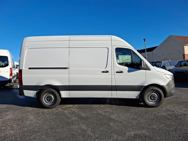 Photo of 2025 Arctic White Mercedes-Benz Sprinter 2500