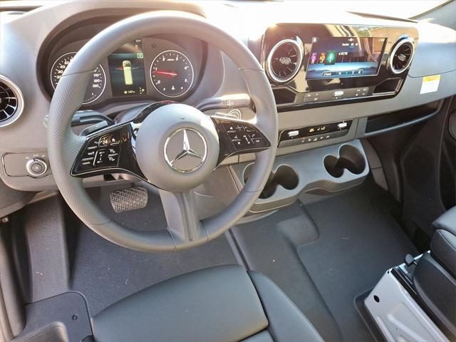 Photo of 2025 Arctic White Mercedes-Benz Sprinter 2500