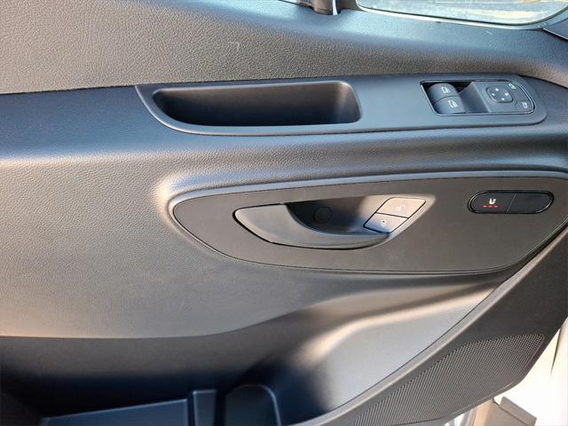 Photo of 2025 Arctic White Mercedes-Benz Sprinter 2500