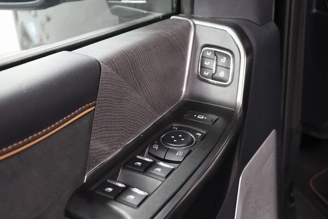 Photo of 2024 Agate Black Metallic Ford F-250