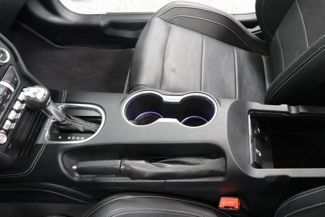 Photo of 2022 Oxford White Ford Mustang