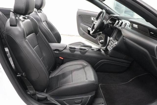 Photo of 2022 Oxford White Ford Mustang