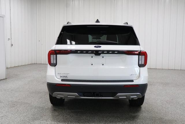 Photo of 2025 Star White Ford Explorer