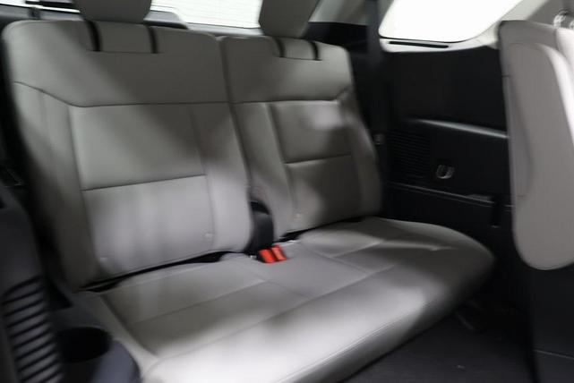 Photo of 2025 Star White Ford Explorer