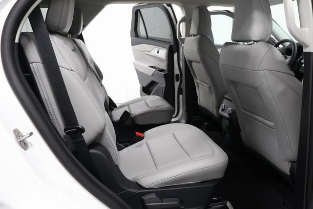 Photo of 2025 Star White Ford Explorer