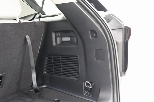 Photo of 2025 Star White Ford Explorer