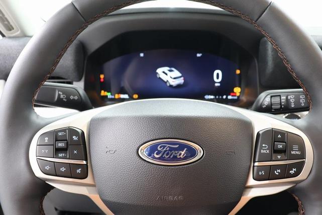 Photo of 2025 Star White Ford Explorer