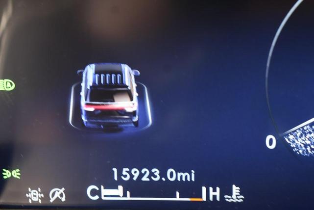 Photo of 2024 Silver Radiance Metallic Lincoln Navigator L