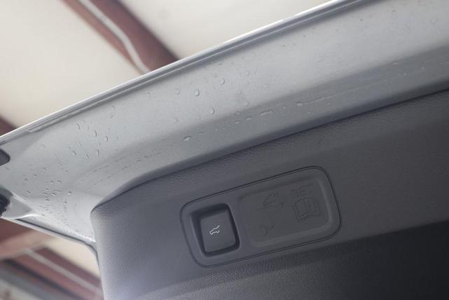 Photo of 2024 Silver Radiance Metallic Lincoln Navigator L