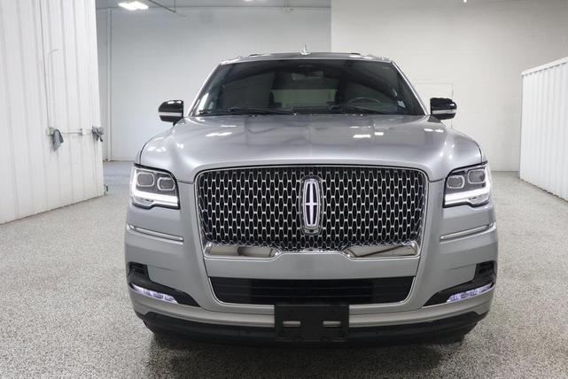 Photo of 2024 Silver Radiance Metallic Lincoln Navigator L