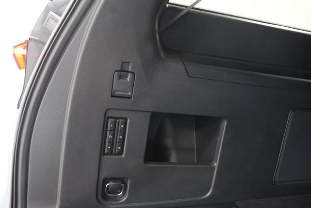 Photo of 2024 Silver Radiance Metallic Lincoln Navigator L